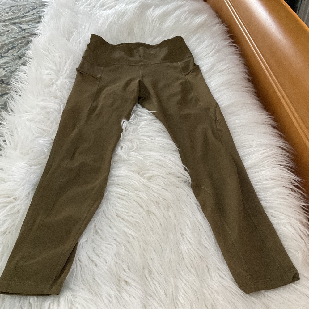 Athleta Ultimate Stash Mesh 7/8 tights